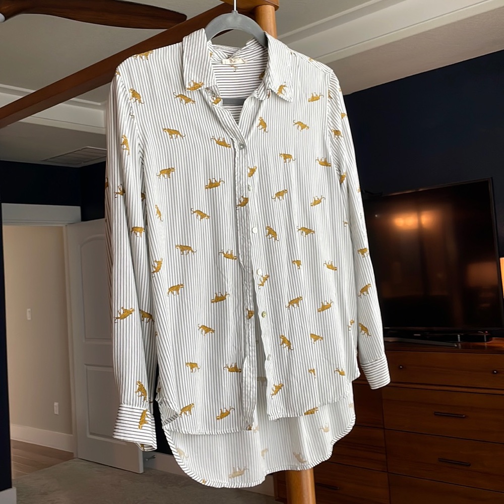 Jane and Delancey cheetah button down top